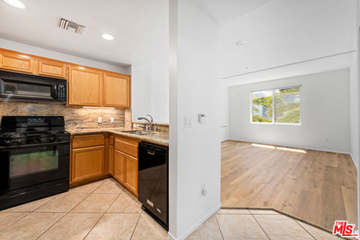 1 Bed Home for Sale in Playa Vista, California