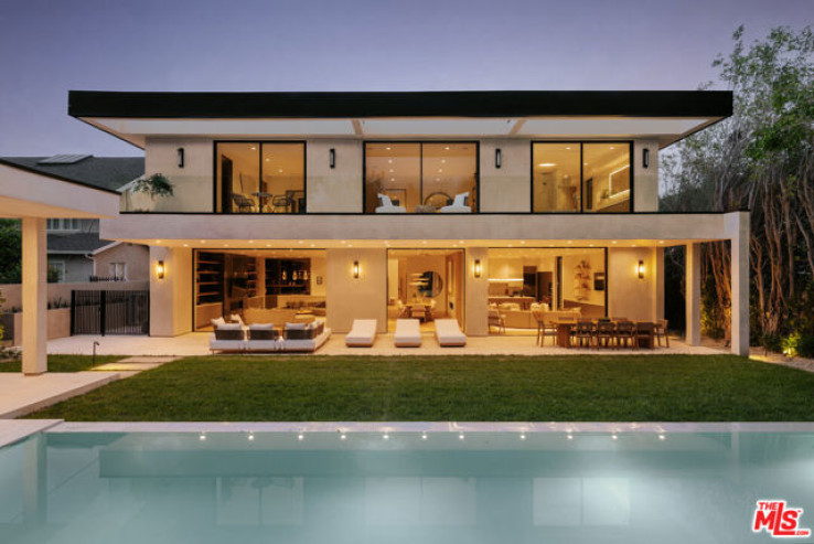 7 Bed Home for Sale in Beverly Hills, California