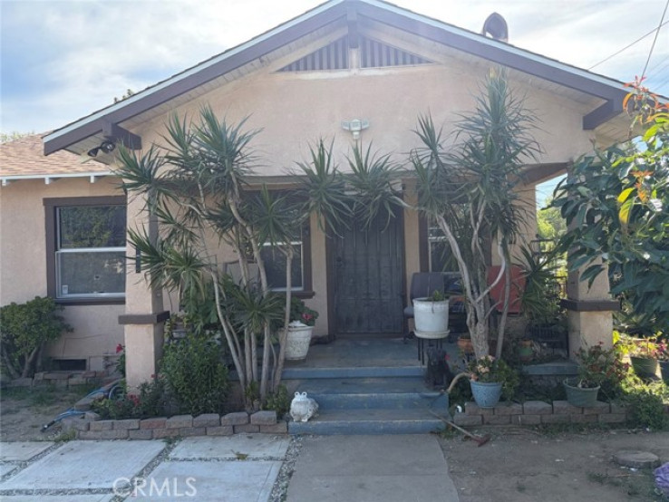 2 Bed Home for Sale in Santa Paula, California