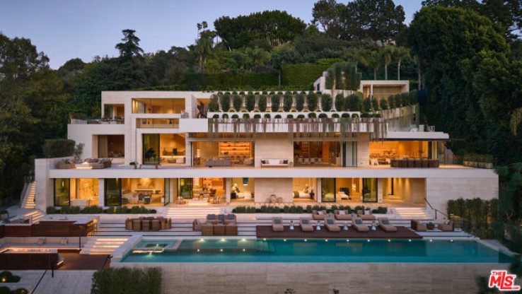 7 Bed Home for Sale in Los Angeles, California