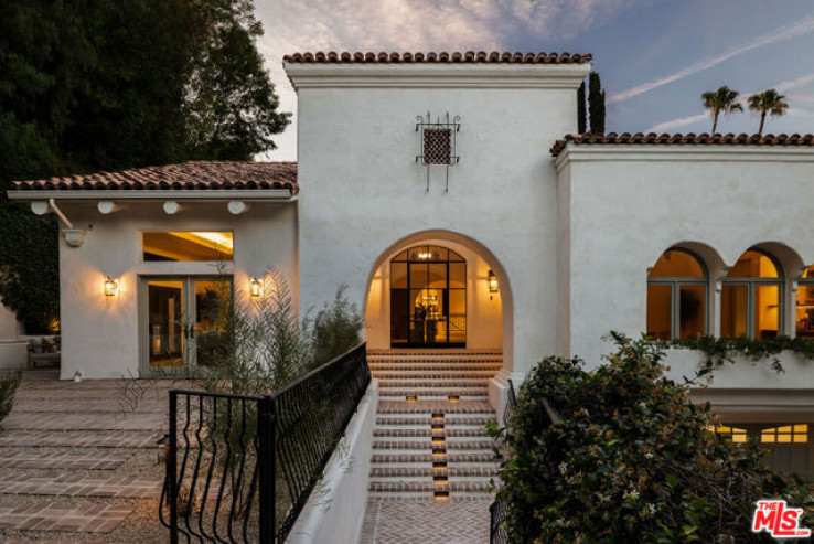 6 Bed Home for Sale in Encino, California