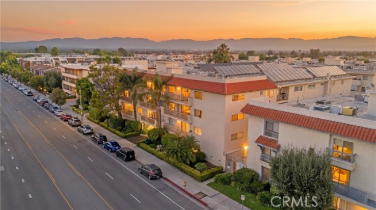 2 Bed Home for Sale in Encino, California