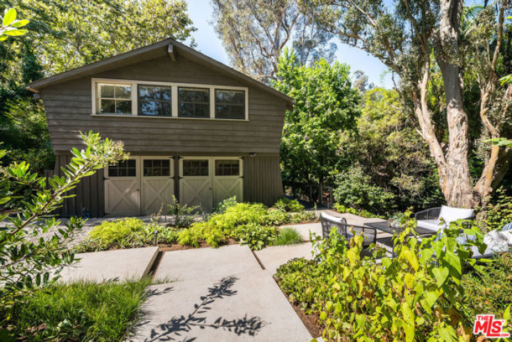 2 Bed Home for Sale in Santa Monica, California