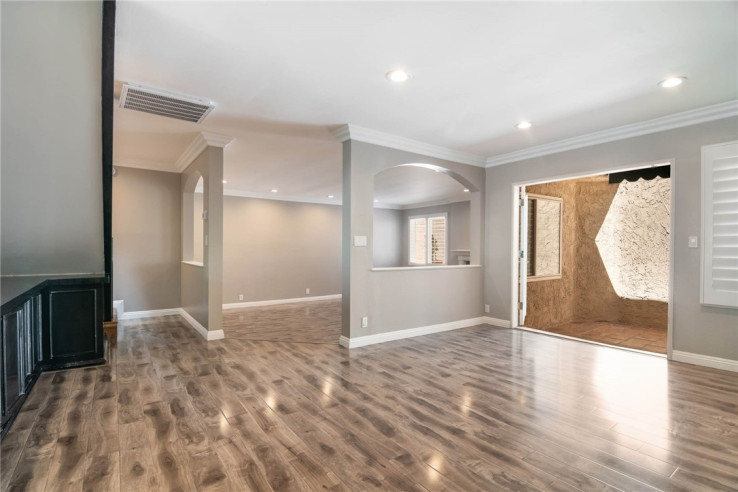 Residential Home in Encino