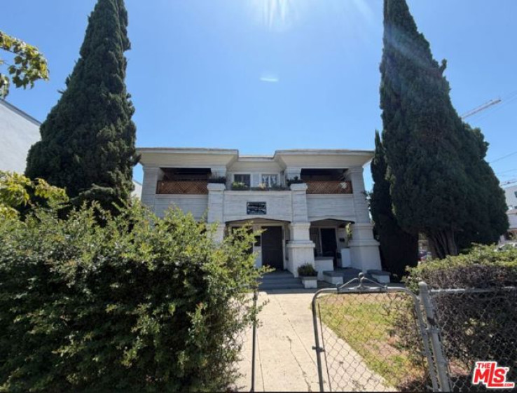 Residential Income in Hollywood