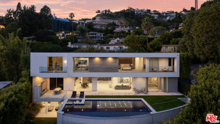 6 Bed Home for Sale in Los Angeles, California
