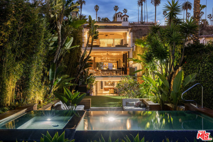 6 Bed Home for Sale in Santa Monica, California