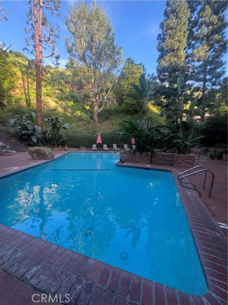 Residential Home in Hollywood Hills East