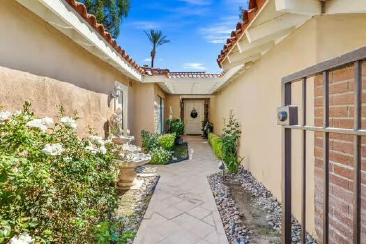 Residential Home in North Palm Desert