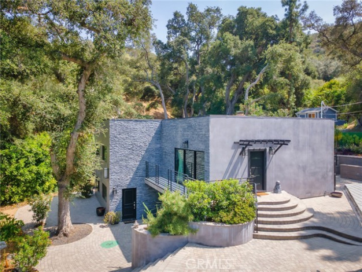  Income Home for Sale in Tujunga, California