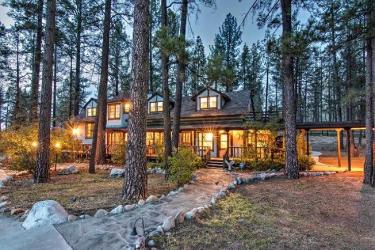 Residential Home in Pinyon Pines, Garner Valley