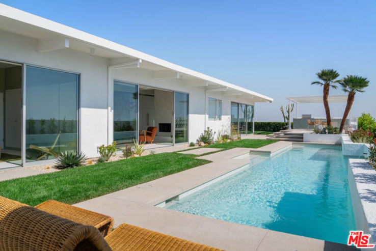 Residential Home in Pacific Palisades