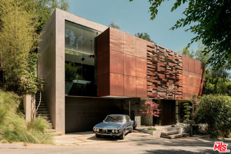 3 Bed Home for Sale in Los Angeles, California