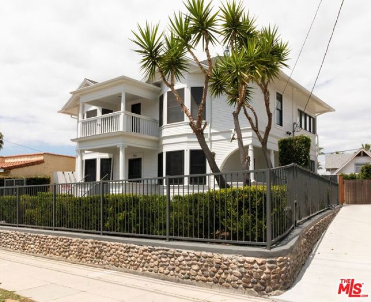 4 Bed Home for Sale in Los Angeles, California