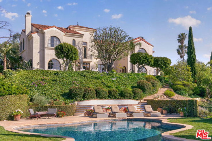 5 Bed Home for Sale in Malibu, California