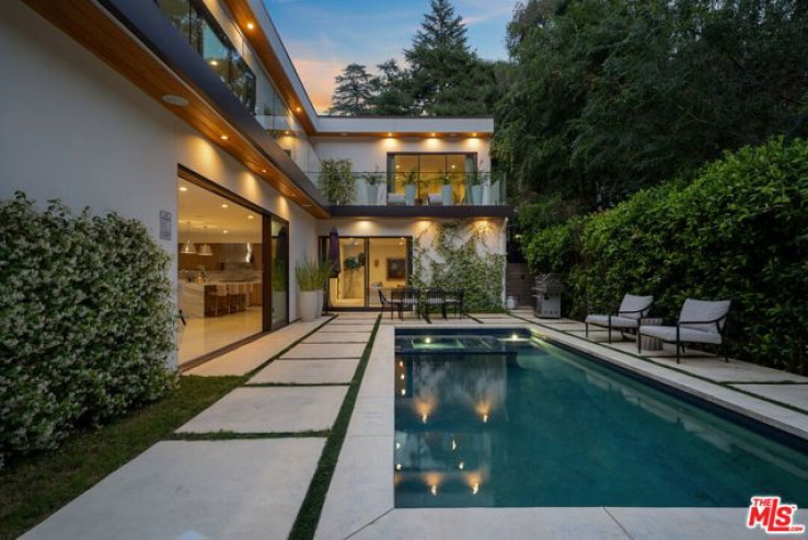 Residential Home in Sunset Strip - Hollywood Hills West