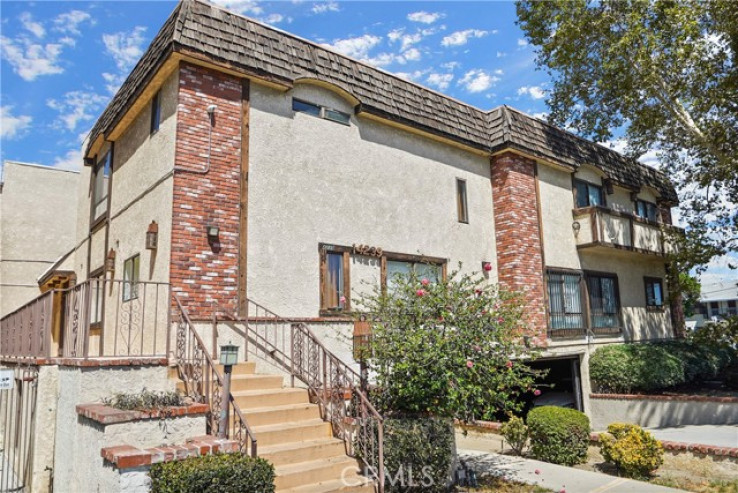 2 Bed Home for Sale in Van Nuys, California