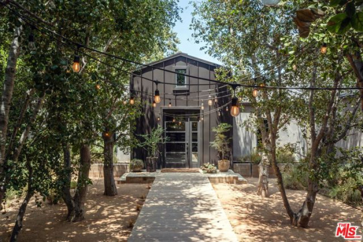 Residential Home in Hancock Park-Wilshire