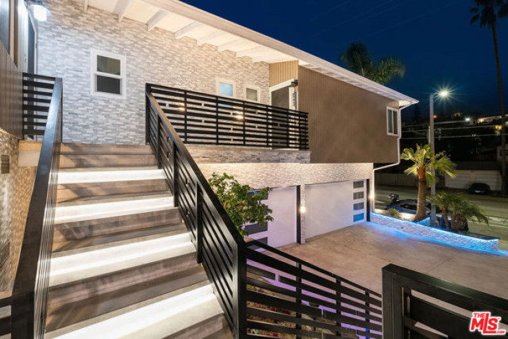  Income Home for Sale in Playa del Rey, California