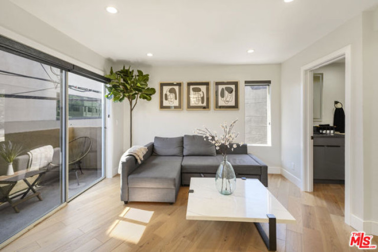 Residential Home in Toluca Lake