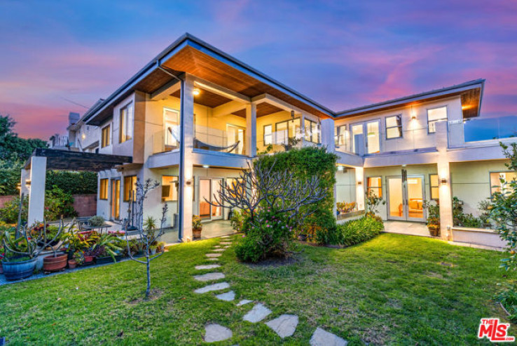 5 Bed Home for Sale in Playa del Rey, California