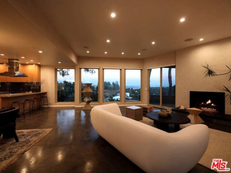 2 Bed Home for Sale in Los Angeles, California