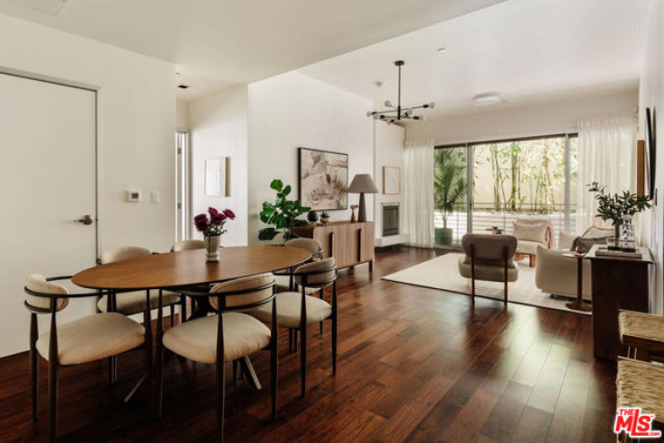 Residential Home in Hollywood