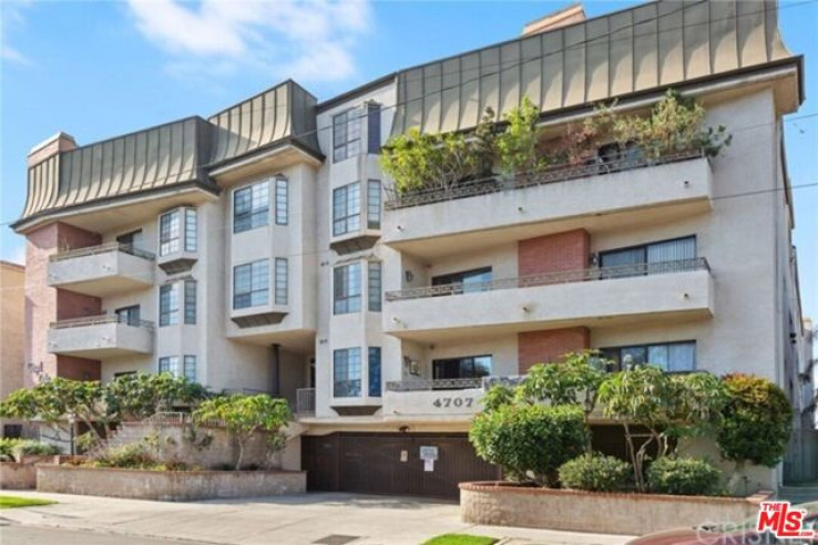 1 Bed Home for Sale in Sherman Oaks, California