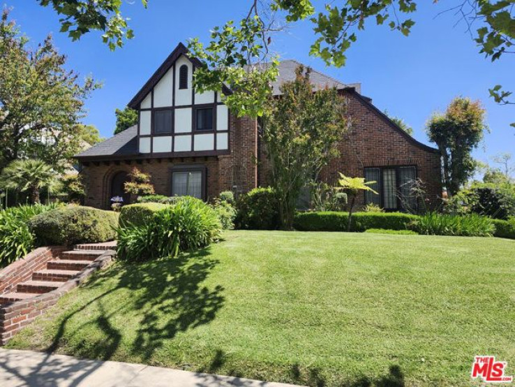 Residential Home in Hancock Park-Wilshire