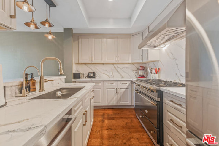 1 Bed Home for Sale in Los Angeles, California