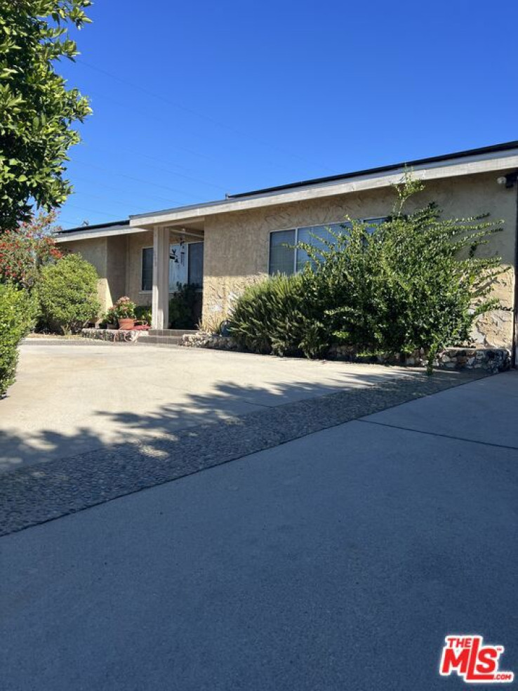  Income Home for Sale in Sun Valley, California