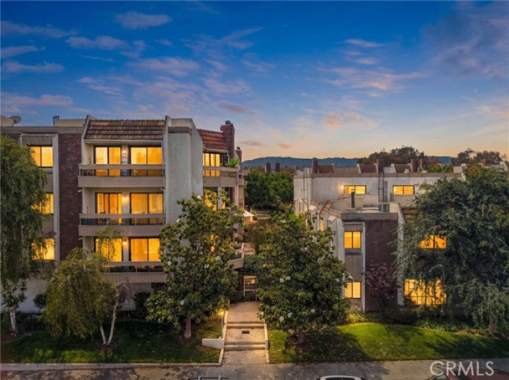 2 Bed Home for Sale in Encino, California