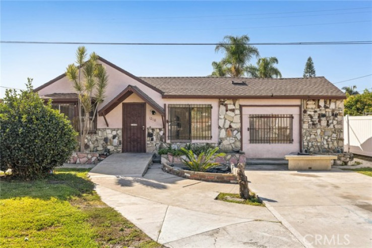 Residential Home in Compton N of Rosecrans, E of Central