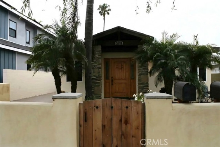 4 Bed Home for Sale in Hawthorne, California