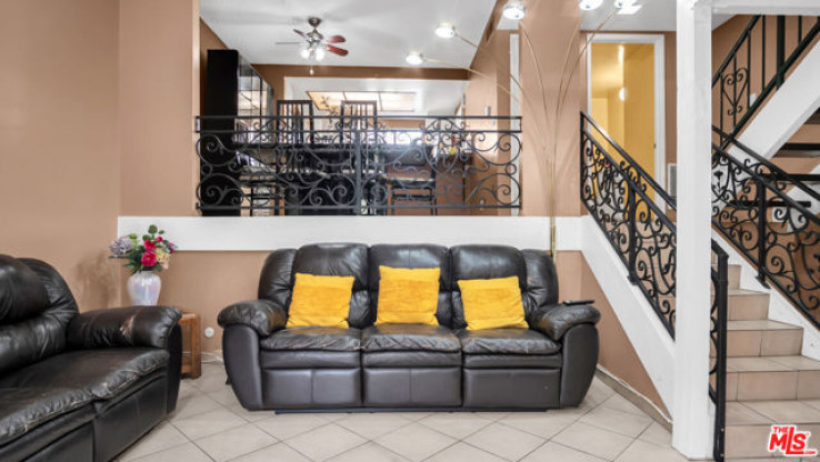 2 Bed Home for Sale in Van Nuys, California