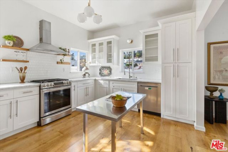 2 Bed Home for Sale in Los Angeles, California