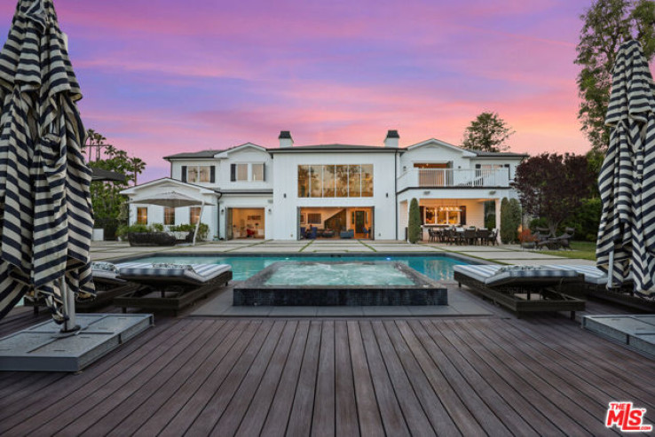 6 Bed Home for Sale in Encino, California