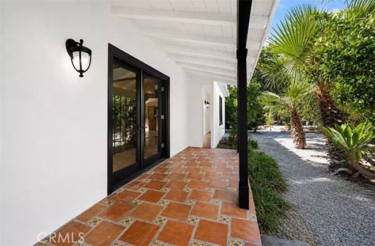 8 Bed Home for Sale in Van Nuys, California