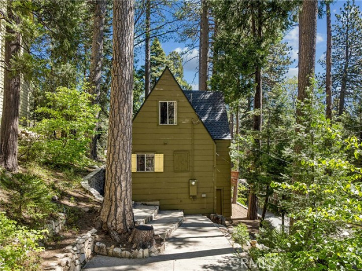 1 Bed Home for Sale in Lake Arrowhead, California