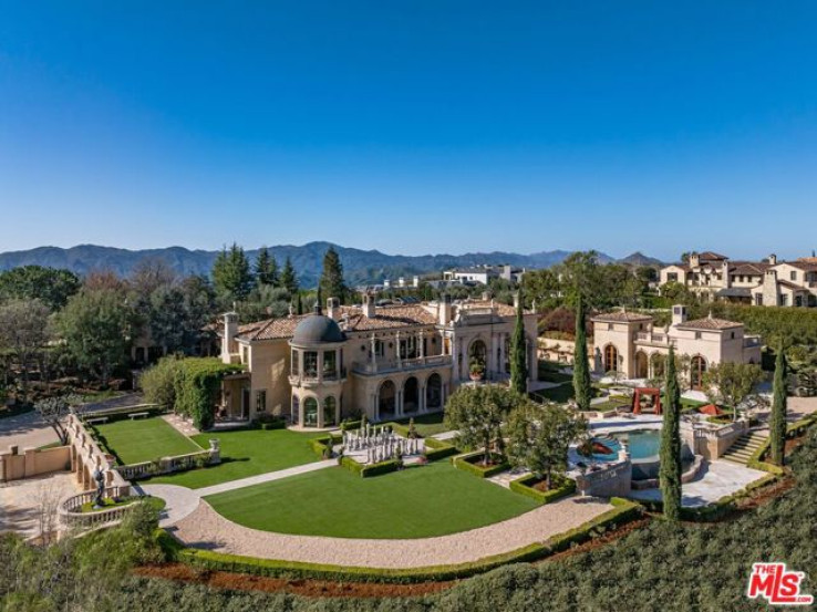 7 Bed Home for Sale in Calabasas, California