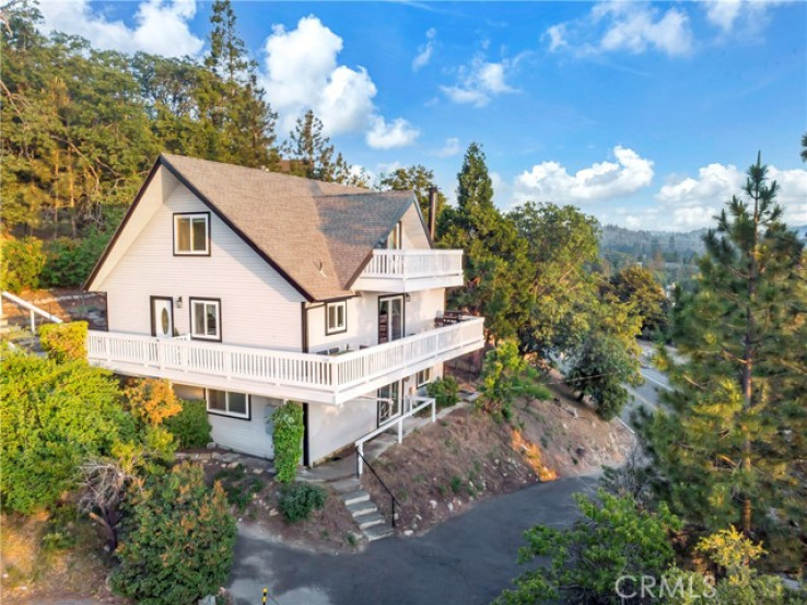 4 Bed Home for Sale in Lake Arrowhead, California