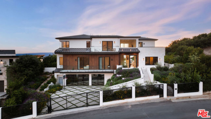 Residential Home in Malibu