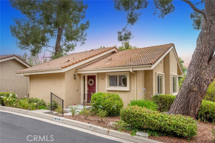 4 Bed Home for Sale in Oak Park, California
