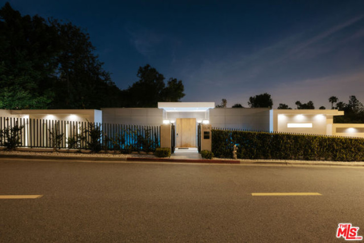 3 Bed Home for Sale in Beverly Hills, California
