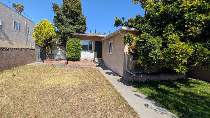 4 Bed Home for Sale in Hawthorne, California