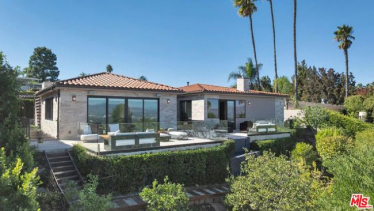 5 Bed Home for Sale in Los Angeles, California