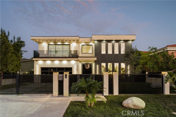 Residential Home in Sherman Oaks