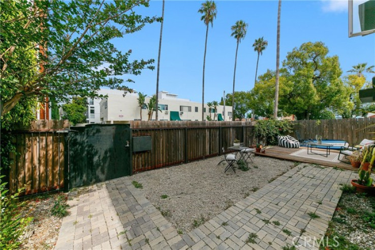 Residential Income in Hollywood
