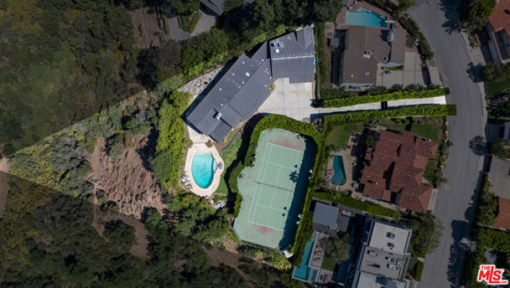 Residential Home in Bel Air - Holmby Hills