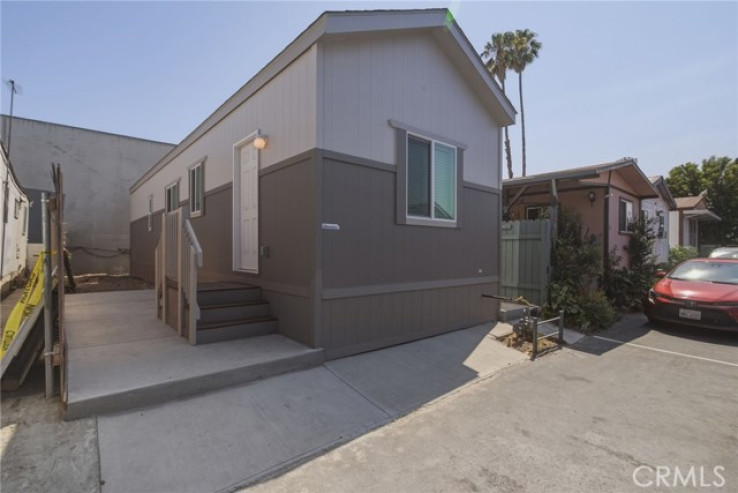 2 Bed Home for Sale in Van Nuys, California